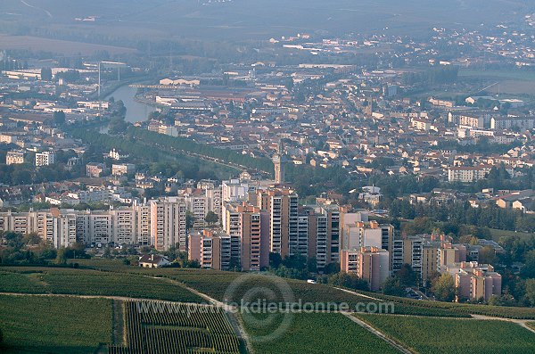 Epernay (Bernon) et la Marne, Marne (51), France - FMV317