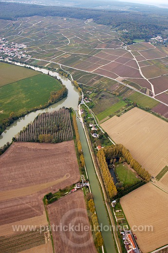 Canal et Marne vers Cumieres, Marne (51), France - FMV004