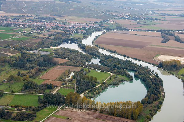 Vallee de Marne, Courcelles, Aisne (02), France - FMV027