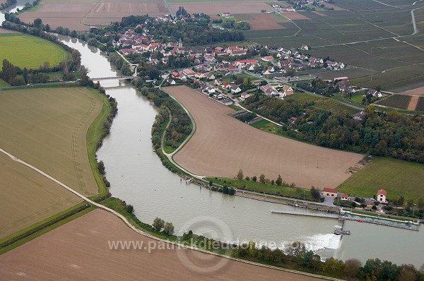 Marne, Azy-sur-Marne, Aisne (02), France - FMV049