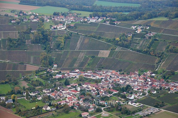 Bonneil et vignobles, Aisne (02), France - FMV053