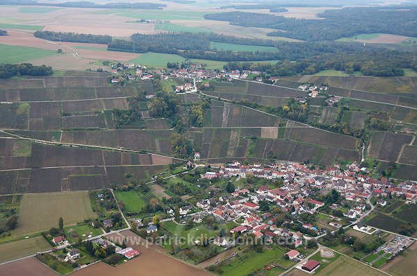 Bonneil et vignobles, Aisne (02), France - FMV055