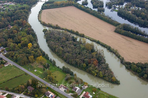 Marne a Mont-Saint-Pere, Aisne (02), France - FMV062