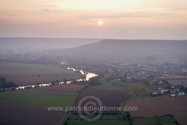 Vallee de Marne vers Dormans, Marne (51), France - FMV068