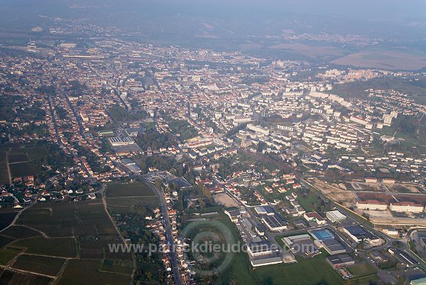 Epernay, vue vers le sud, Marne, France - FMV113