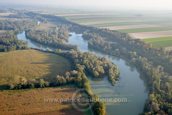 Marne entre Sogny et Coolus, Marne (51), France - FMV178