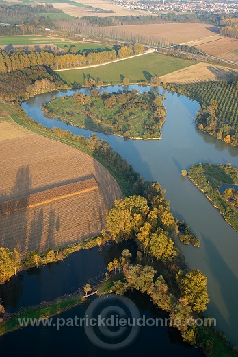 Ile et boucle de la Marne (51), France - FMV212