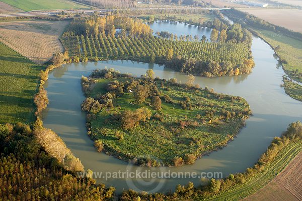 Ile et boucle de la Marne (51), France - FMV216