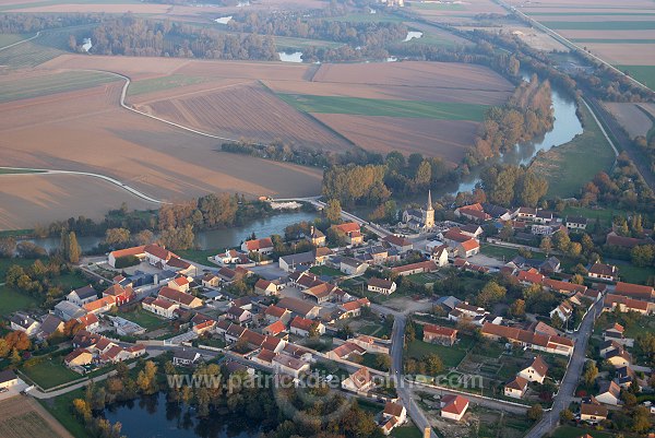 Aulnay-sur-Marne, Marne (51), France - FMV220