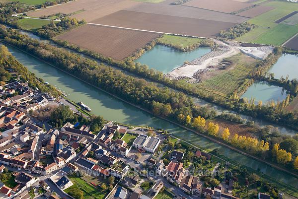 Mareuil-sur-Ay, pres d'Epernay, Marne (51), France - FMV256