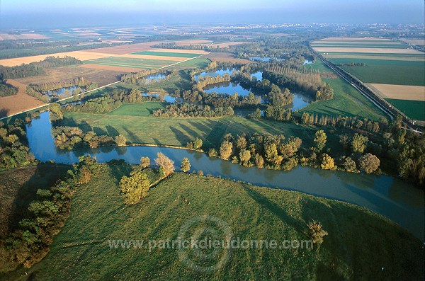 Marne vers  Matougues, Marne (51), France - FMV335