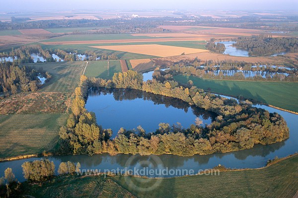 Marne vers  Matougues, Marne (51), France - FMV338