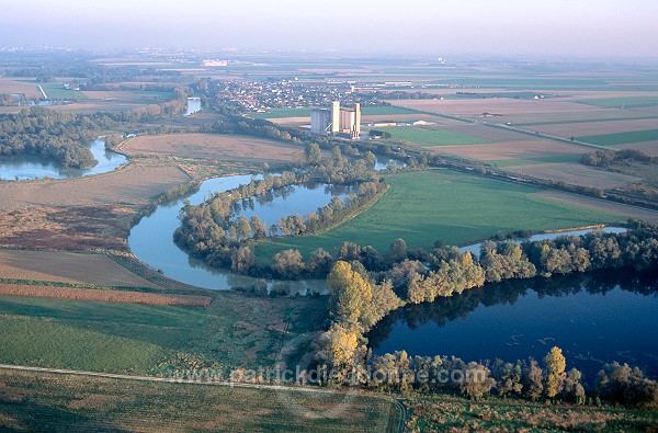 Marne vers  Matougues, Marne (51), France - FMV339