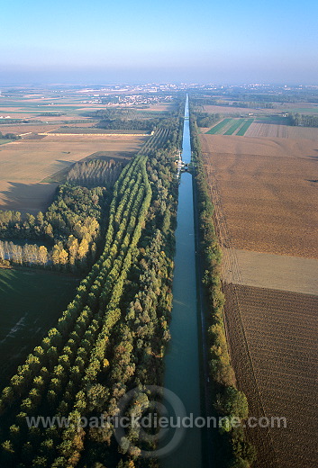 Canal lateral a la Marne (51), France - FMV342