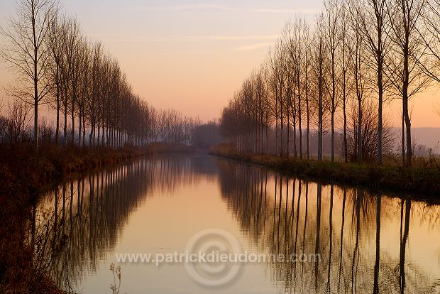 Rouvrois, Meuse - Canal de l'Est - 18220