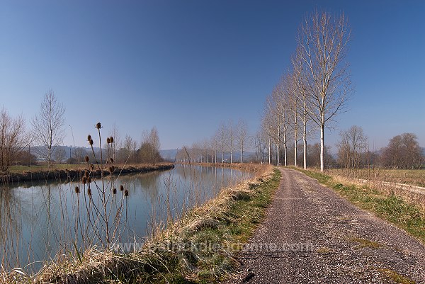 Vue sur le Canal de l'Est, Meuse (55), France -   FME124