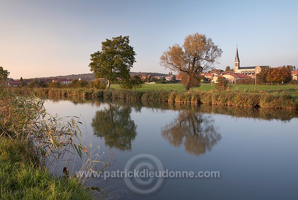 Canal de l'Est, Lacroix-sur-Meuse (55), France - FME089