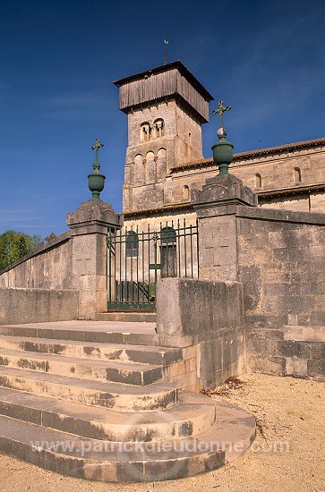 Dugny-sur-Meuse, Meuse - Eglise fortifiee - 18270