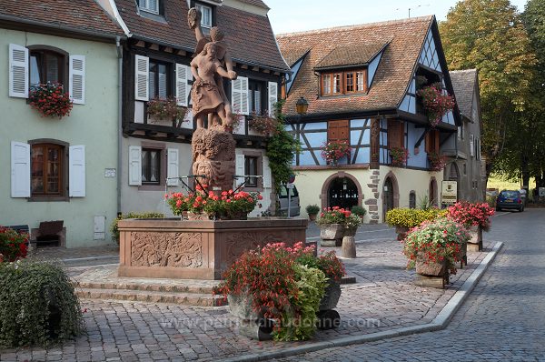 Kientzheim, Place Schwendi, Alsace, France - FR-ALS-0286