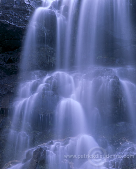 Waterfall, Saksun, Streymoy, Faroe islands - Cascade a Saksun, iles Feroe - FER012