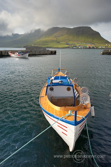 Boats, Suduroy, Faroe islands - Bateaux, Suduroy, Iles Feroe - FER536
