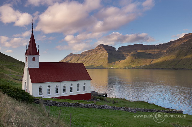 Husar, Kalsoy, Faroe islands - Husar, iles Feroe - FER750