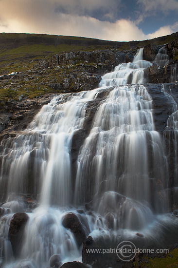 Waterfall, Streymoy, Faroe islands - Cascade, iles Feroe - FER776