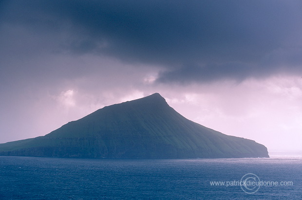 Koltur from Streymoy, Faroe islands - Koltur, iles Feroe - FER951