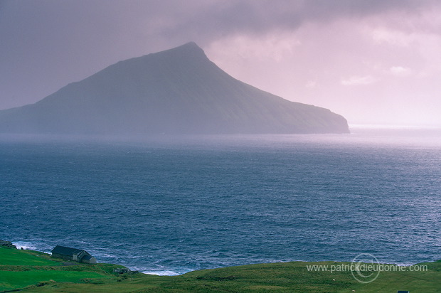 Koltur from Streymoy, Faroe islands - Koltur, iles Feroe - FER953