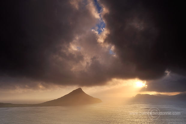 Koltur from Streymoy, Faroe islands - Ile de Koltur, iles Feroe - FER102