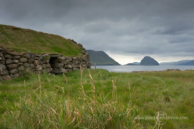 Fisherman hut, Faroe islands - Hutte de pecheur, Iles Feroe - FER466