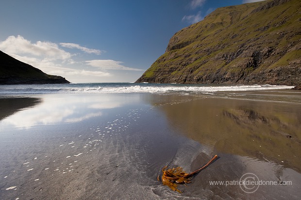 Inlet and beach, Saksun, Faroe islands - Saksun, iles Feroe - FER675