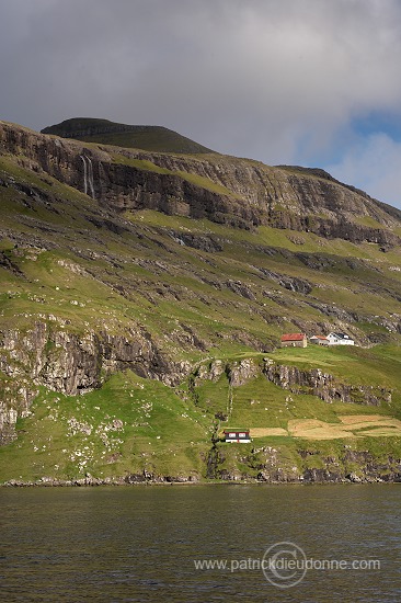 Inlet and beach, Saksun, Faroe islands - Saksun, iles Feroe - FER680