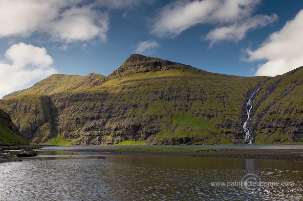 Inlet and beach, Saksun, Faroe islands - Saksun, iles Feroe - FER681