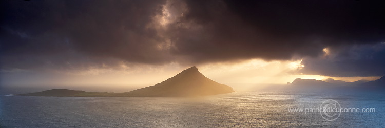 Koltur from Streymoy, Faroe islands - Ile de Koltur, iles Feroe - FER958