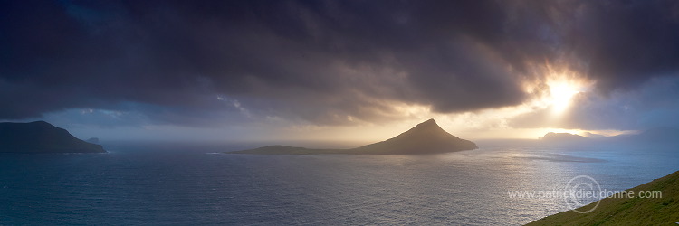 Koltur from Streymoy, Faroe islands - Ile de Koltur, iles Feroe - FER960