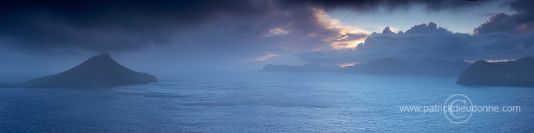 Koltur from Streymoy, Faroe islands - Ile de Koltur, iles Feroe - FER963