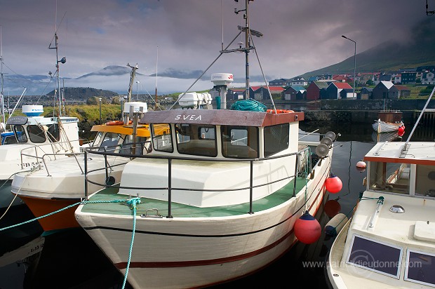 Leirvik harbour, Eysturoy, Faroe islands - Port de Leirvik, iles Feroe - FER134