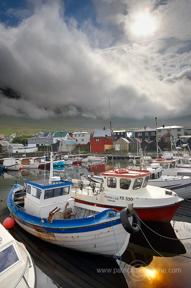 Leirvik harbour, Eysturoy, Faroe islands - Port de Leirvik, iles Feroe - FER155