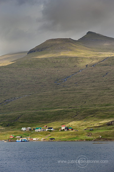 Svinair, Eysturoy, Faroe islands - Svinair, Esturoy, iles Feroe - FER116