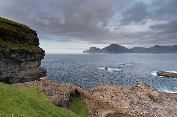 Kalsoy from Gjogv, Eysturoy, Faroe islands - Kalsoy, iles Feroe - FER224