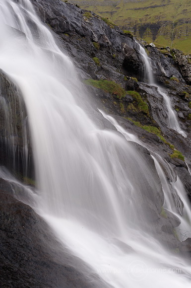Laksa waterfall, Eysturoy, Faroe islands - Cascade, Eysturoy, iles Feroe - FER246