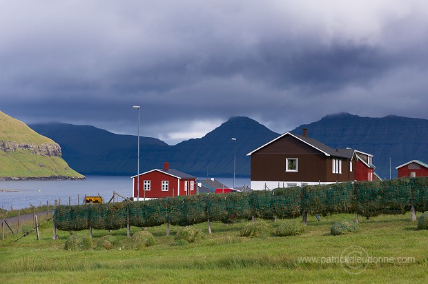 Hellur, Eysturoy, Faroe islands - Hellur, Eysturoy, iles Feroe - FER250