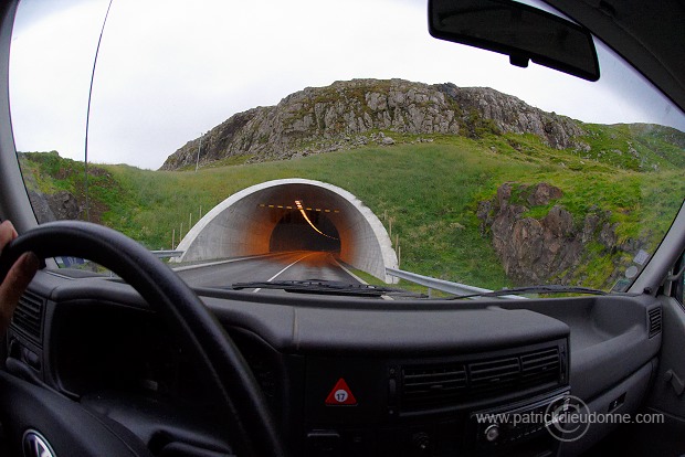 Undersea tunnel, Faroe islands - Tunnel, Iles Feroe - FER512