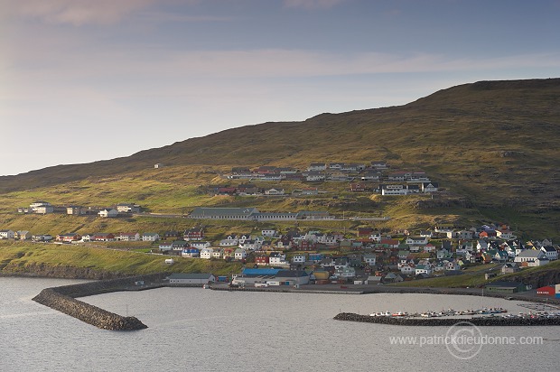 Eidi, Eysturoy, Faroe islands - Eidi, iles Feroe - FER688