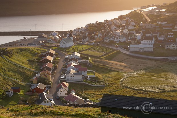 Eidi, Eysturoy, Faroe islands - Eidi, iles Feroe - FER692
