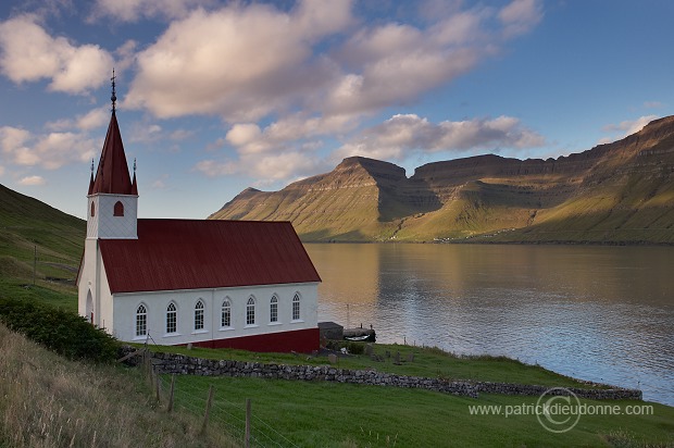 Husar, Kalsoy, Faroe islands - Husar, iles Feroe - FER750