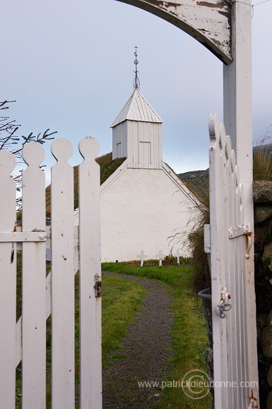 Husavik, Sandoy, Faroe islands - Husavik, iles Feroe - FER302