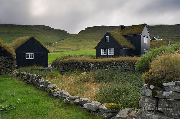 Husavik, Sandoy, Faroe islands - Husavik, iles Feroe - FER303