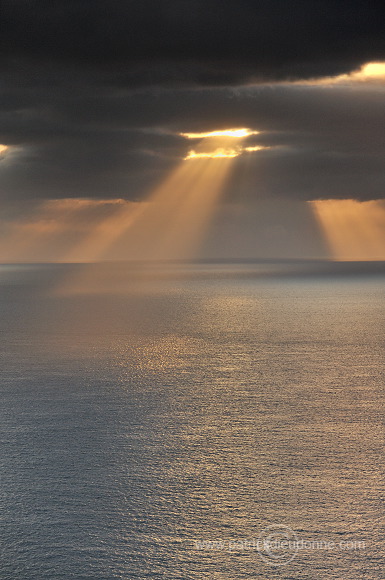 Sunrays, Sandoy, Faroe islands - Soleil, iles Feroe - FER363